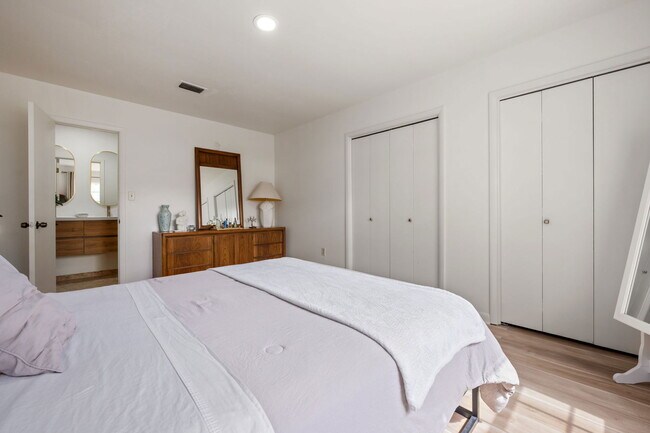 Building Photo - 510 Sioux Cir