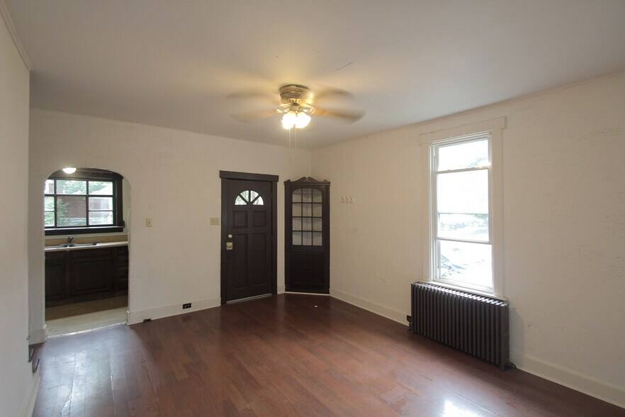 Building Photo - 331 Franklin Ave