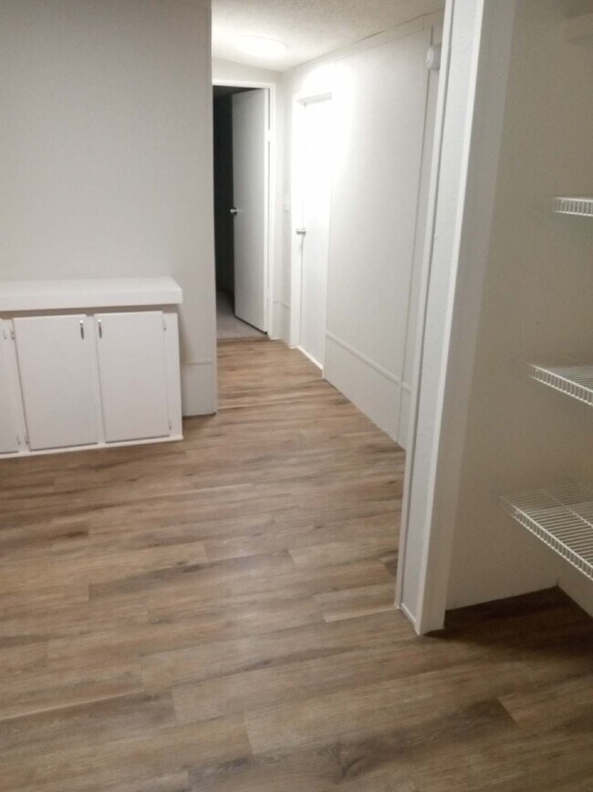 Building Photo - 3000 Poplar St