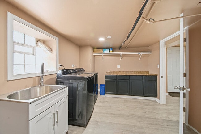 Building Photo - 11224 S Hermosa Ave