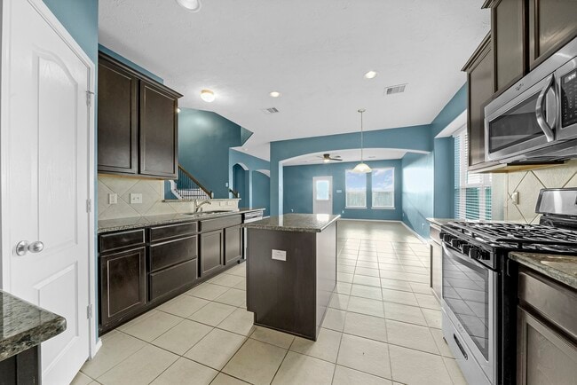 Building Photo - 13815 Kodiak Brown Bear St