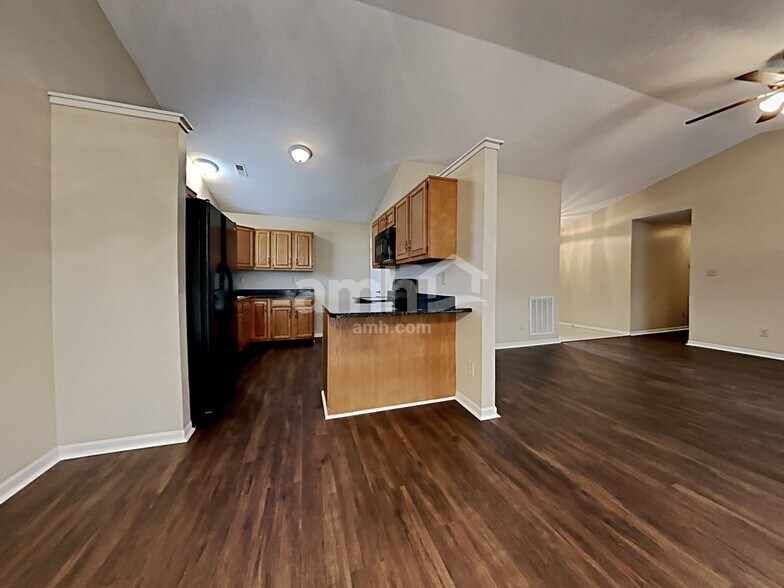 Building Photo - 760 Franklin Lakes Blvd
