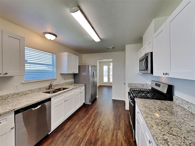 Building Photo - 4002 Ashview Ln
