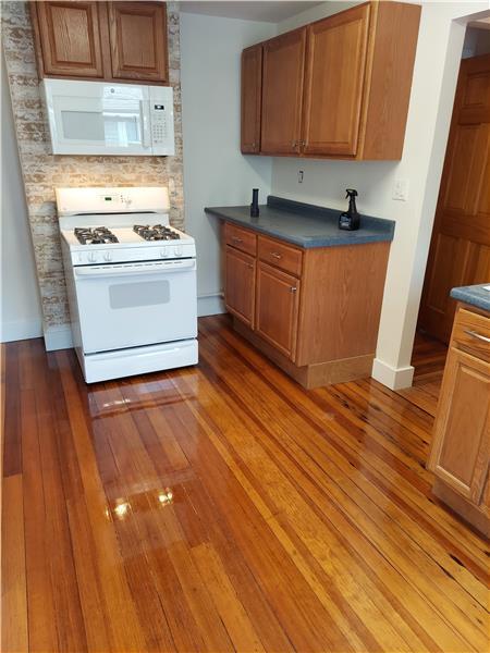 Building Photo - 4 Gordon St