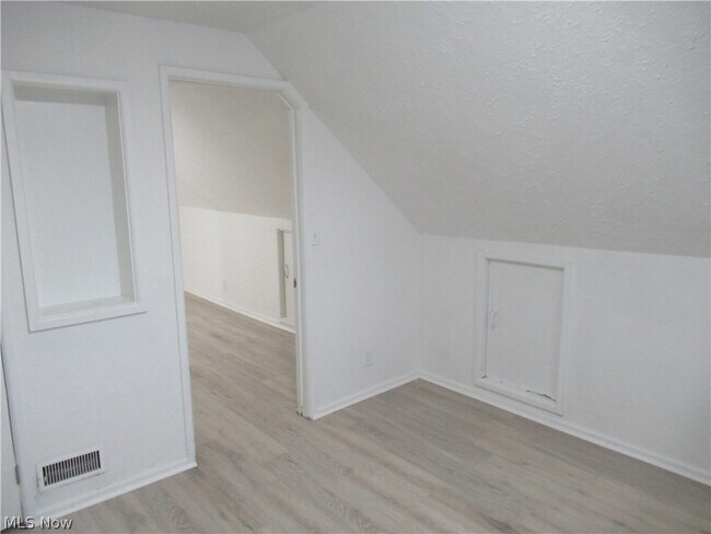 Building Photo - 4480 W 148th St