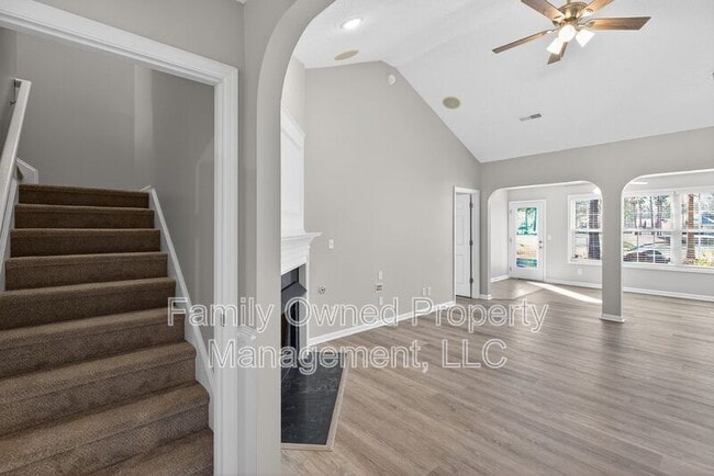 Building Photo - 123 Thousand Oaks Cir