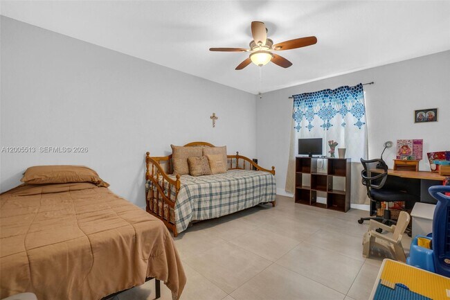 Building Photo - 862 W 79th St