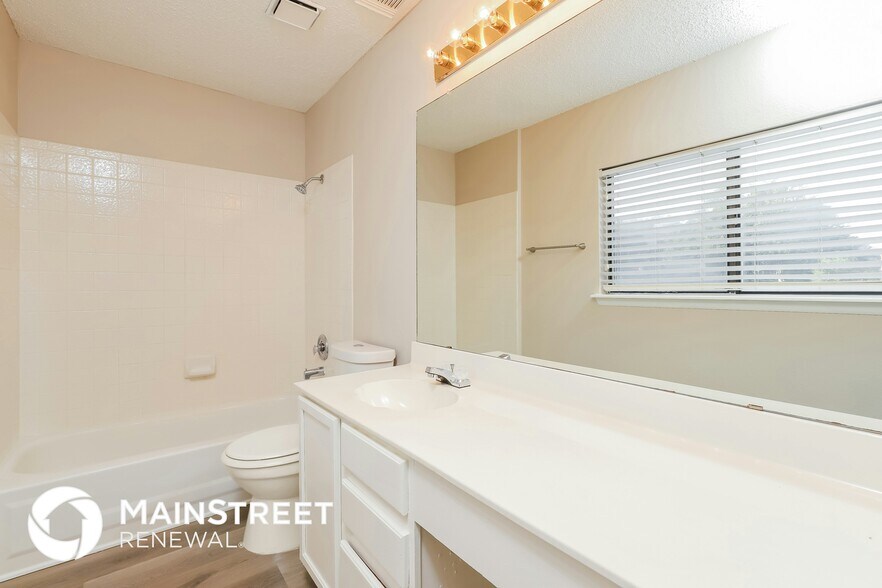 Building Photo - 13406 Forum Rd