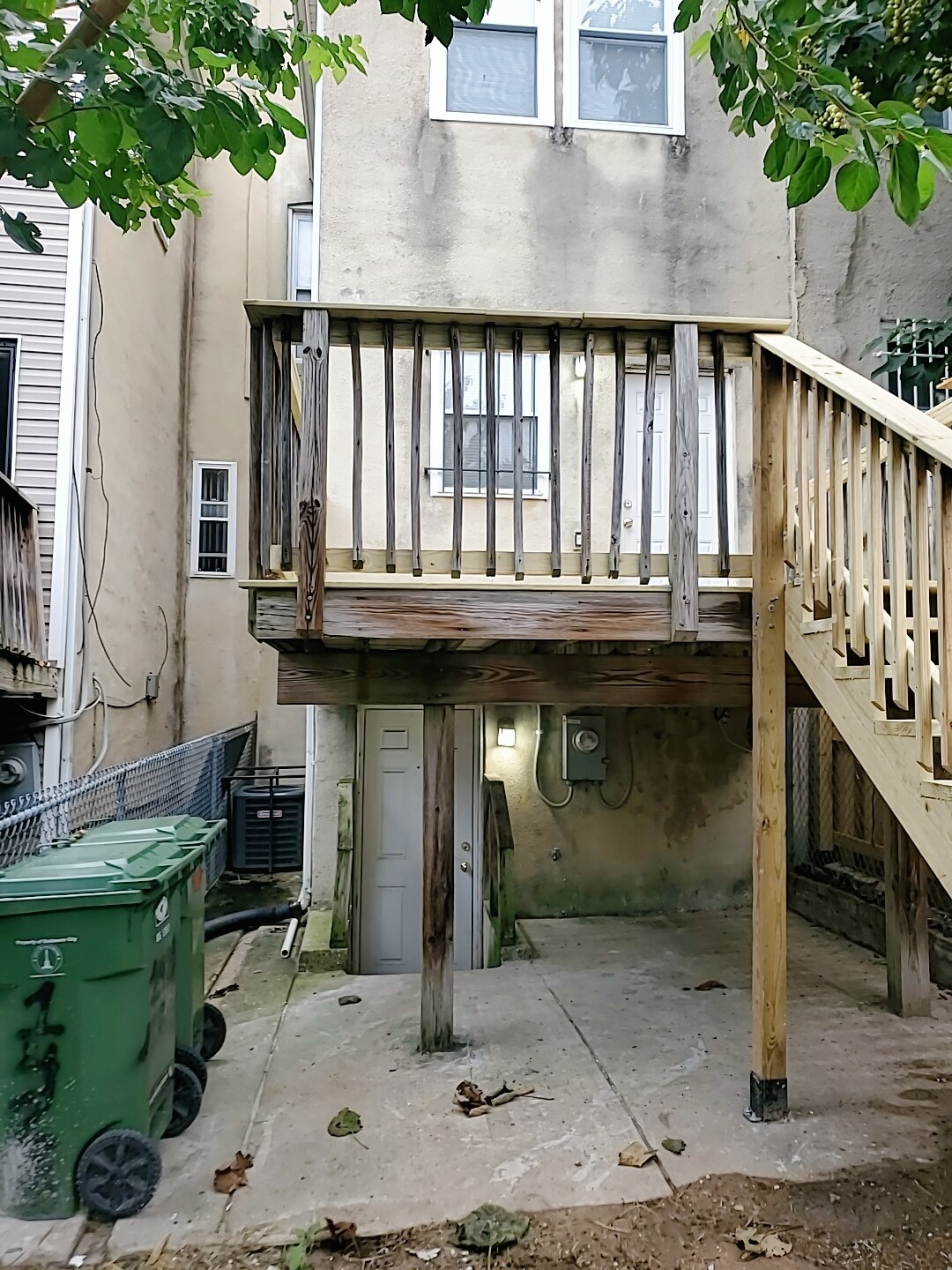 Building Photo - 1428 N Fulton Ave
