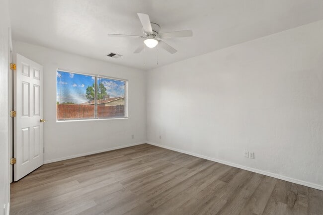 Building Photo - 24421 N Diamond Head Ave