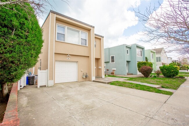 Building Photo - 540 E Chester St