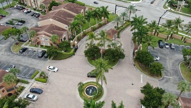 Building Photo - 7930 N Nob Hill Rd