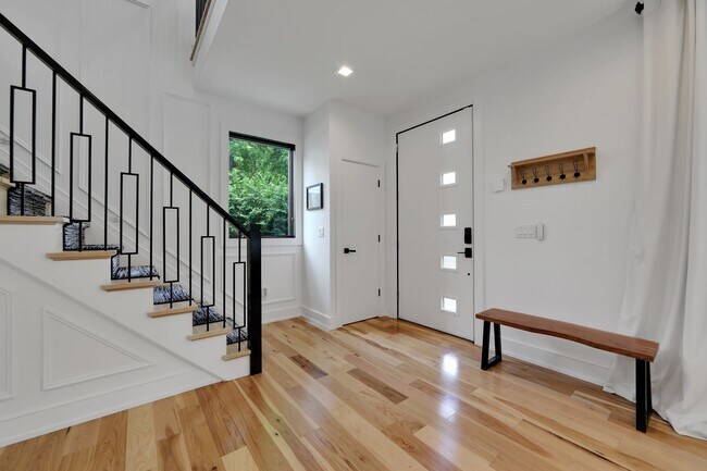 Building Photo - 528 Sagamore Ave