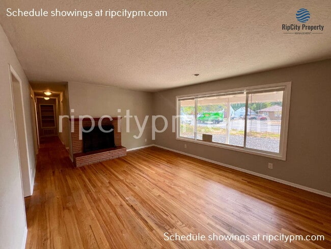 Building Photo - 1419 NE Cornell Rd