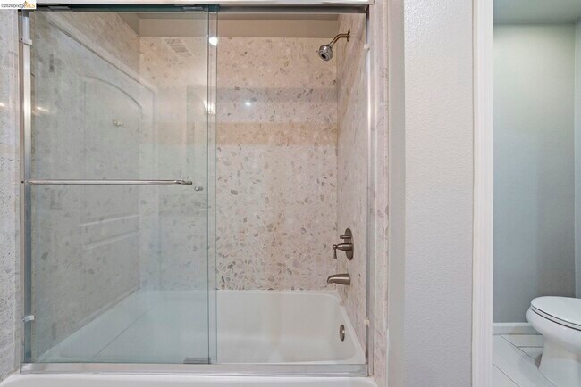 Building Photo - 817 Estancia Ter