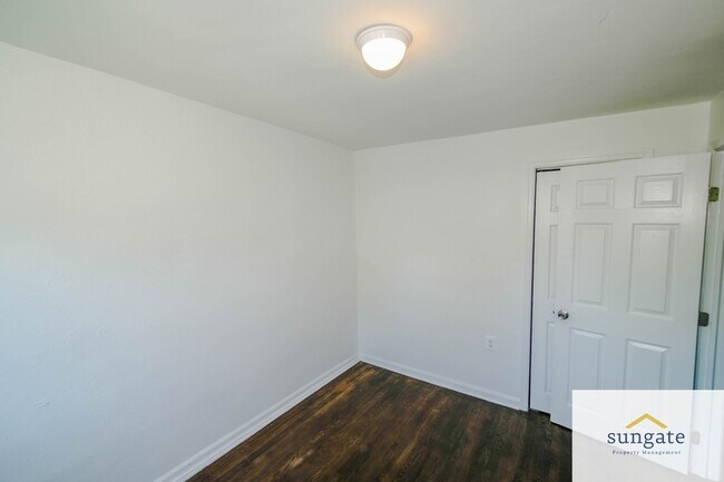 Building Photo - 217 W Edgevale Rd