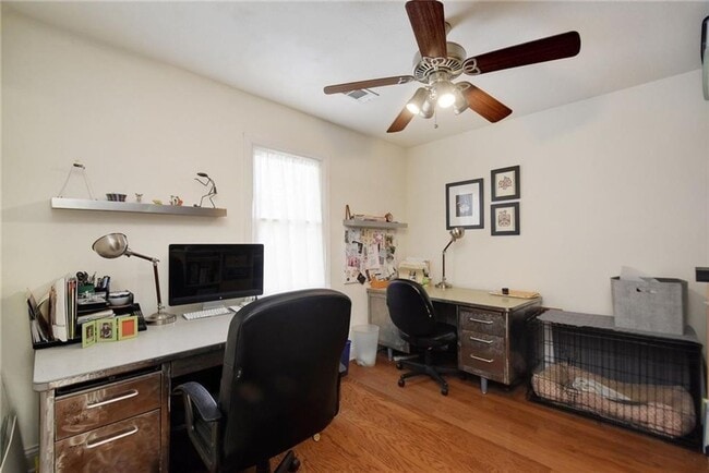 Building Photo - 4412 Barrow Ave