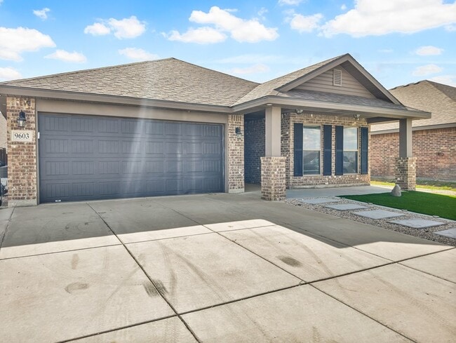 Building Photo - 9603 Mojave Ave