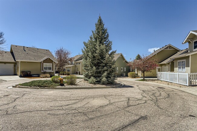 Building Photo - Beautiful townhome in Cottages of Berthoud...