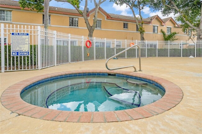 Building Photo - 2400 SW 87th Way