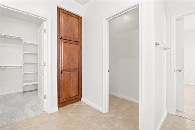 Building Photo - 3169 Parkham Dr