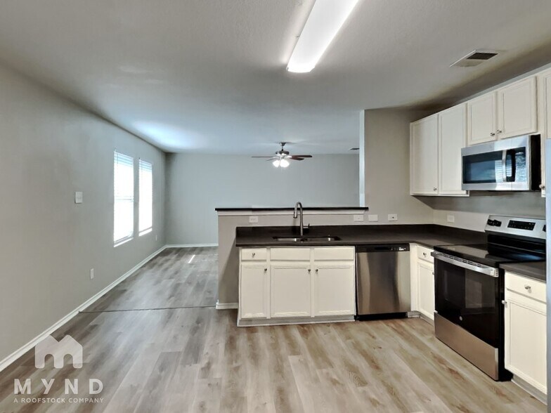 Building Photo - 1157 Boxwood Dr