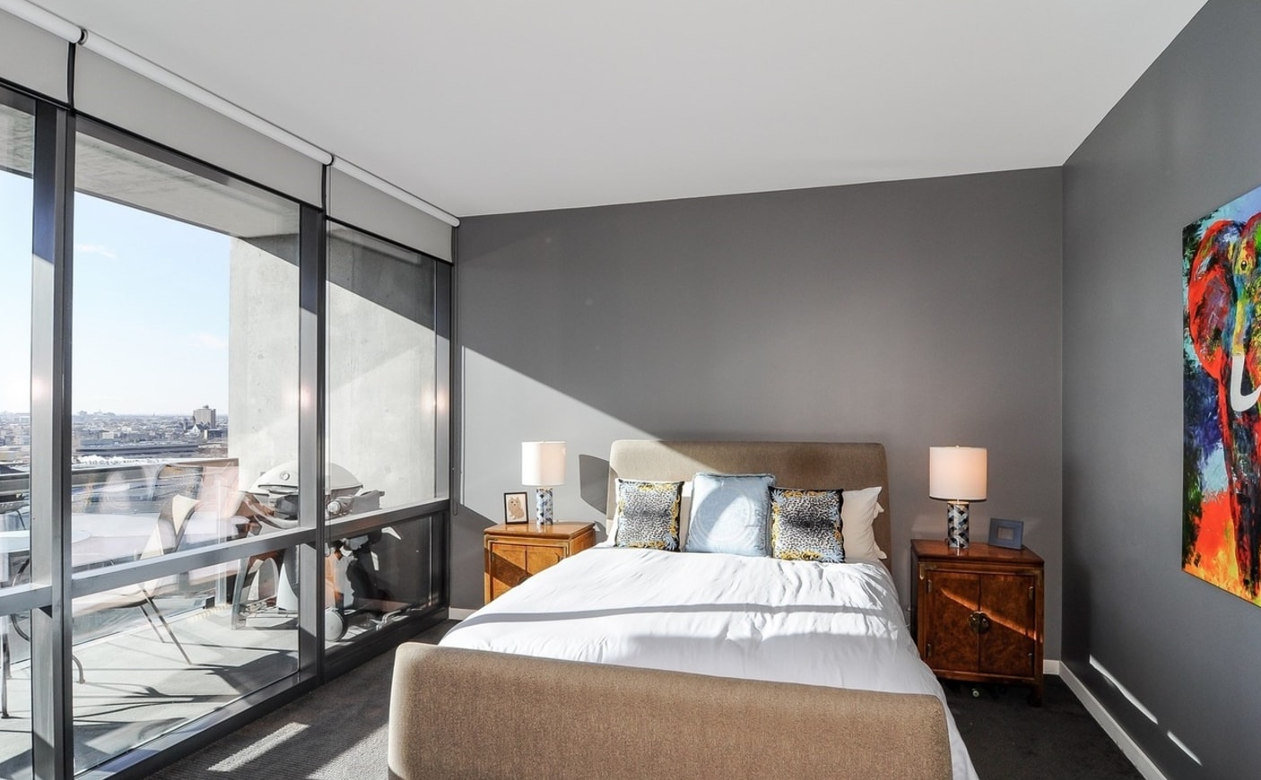 Building Photo - 860 W Blackhawk St