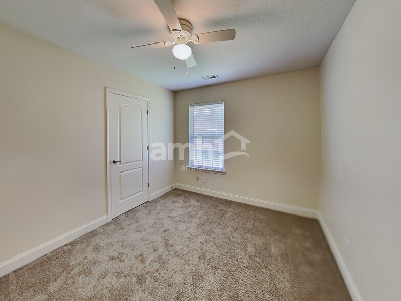 Building Photo - 1762 Woods Ln