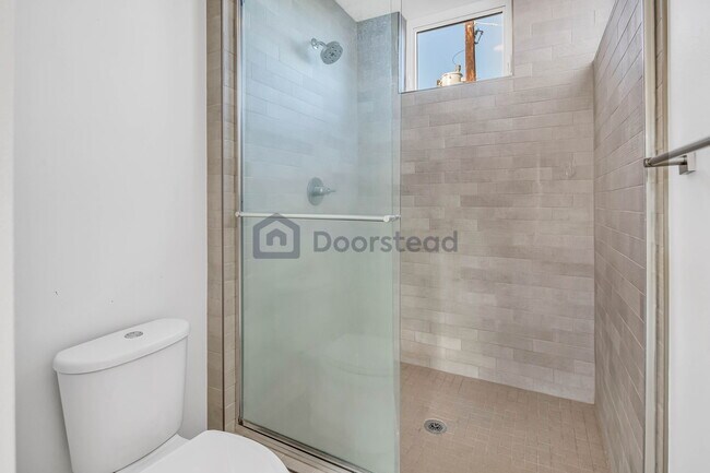 Building Photo - 2505 E Union St