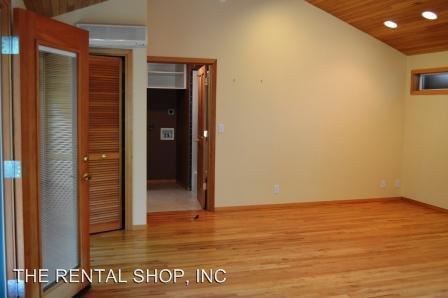 Building Photo - 1321 NW Iowa Ave