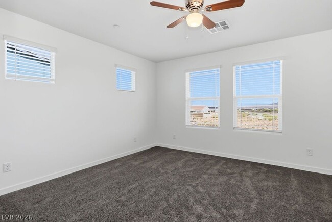 Building Photo - 482 Golden Myna Ave