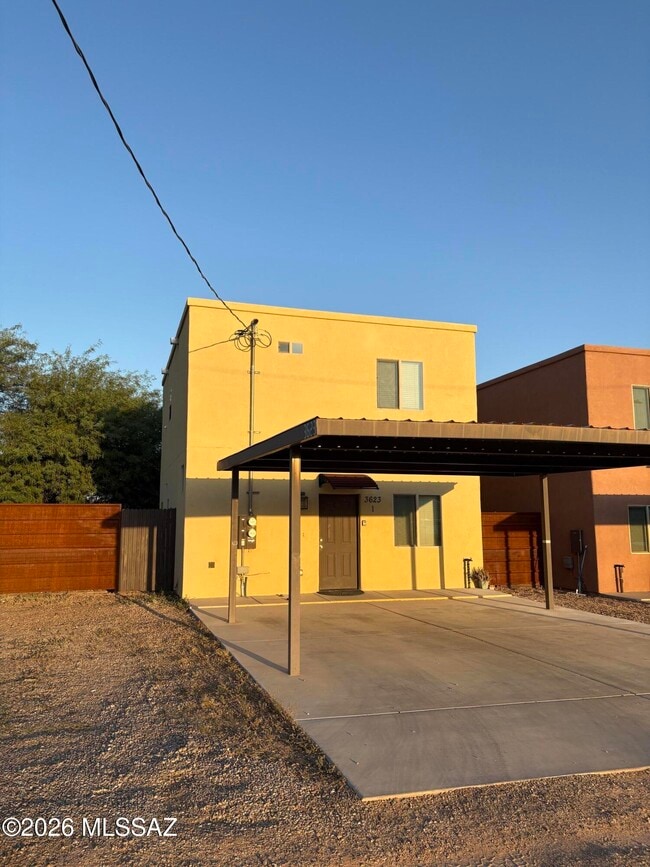 Building Photo - 3623 E Bellevue St