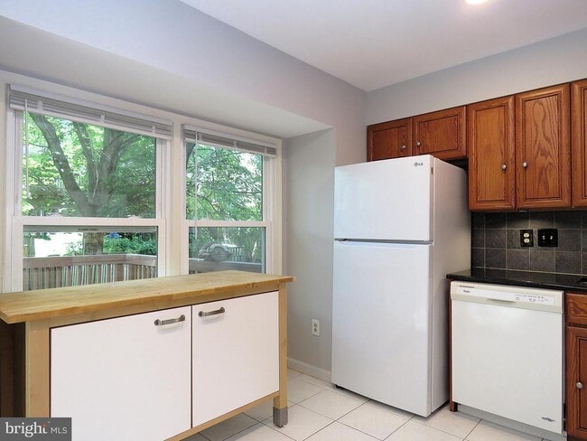Building Photo - 3013 Hickory Grove Ct