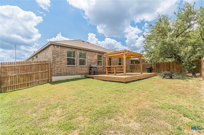 Building Photo - 124 Mary Max Cir