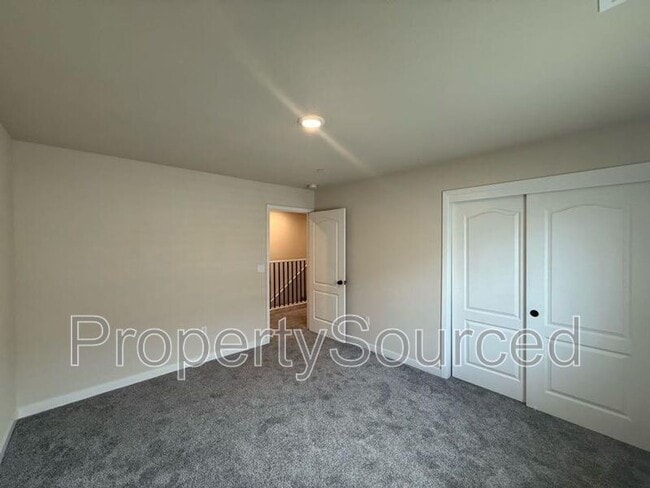 Building Photo - 936 W Alameda St