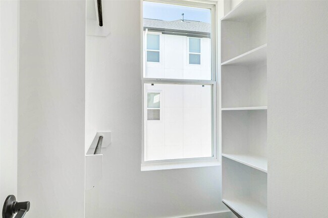 Building Photo - 2310 Campbell Rd