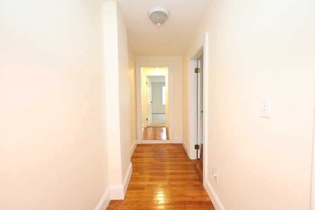 Building Photo - 148 Neponset St