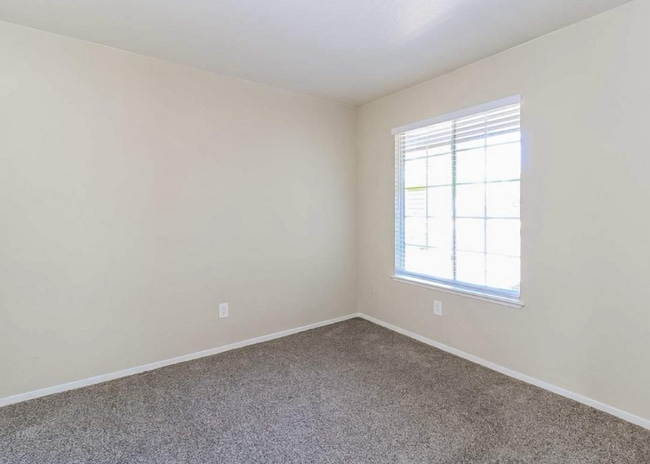 Building Photo - 8600 Luciano Ct