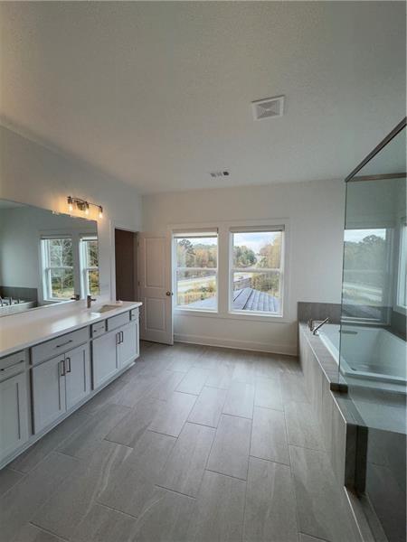 Building Photo - 1255 Westshore Dr