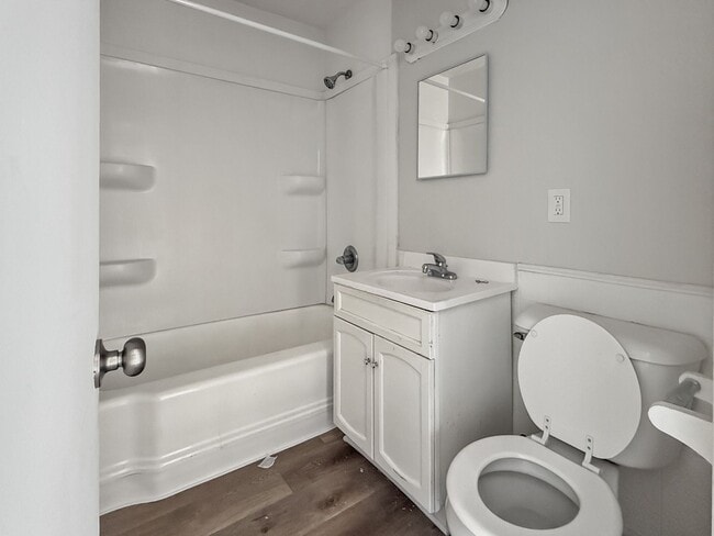 Building Photo - 3322 Birchwood Ave SW