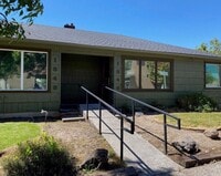 Building Photo - 2 Bedroom 1 Bathroom