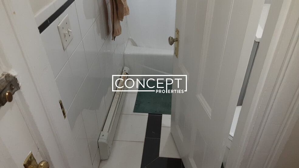 Building Photo - 25 Everett St