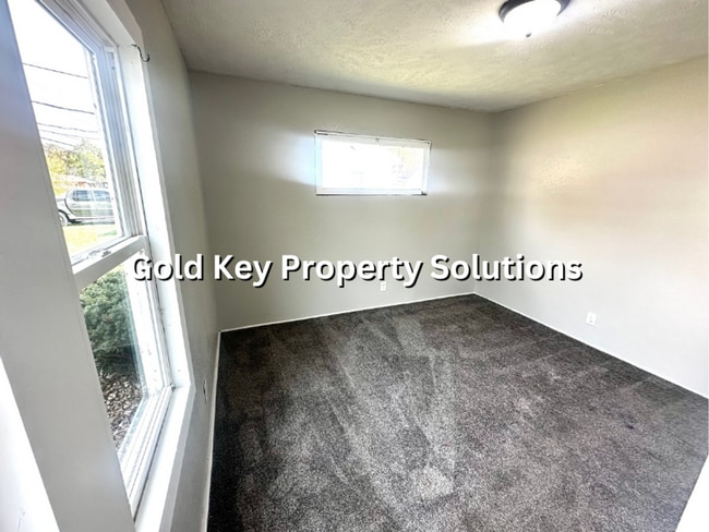 Building Photo - COMING SOON!! Updated 2BR / 1BR Single Fam...