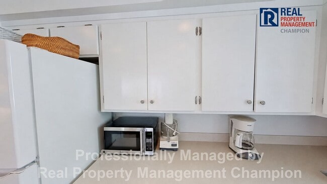 Building Photo - 120 S Lumina Ave