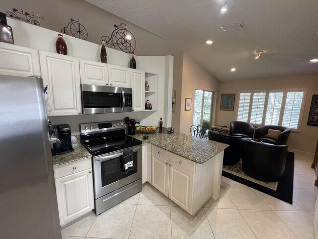 Building Photo - 7936 Laina Ln