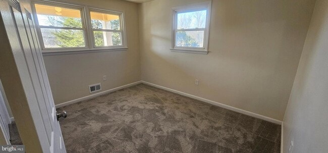 Building Photo - 5616 Old Temple Hill Rd