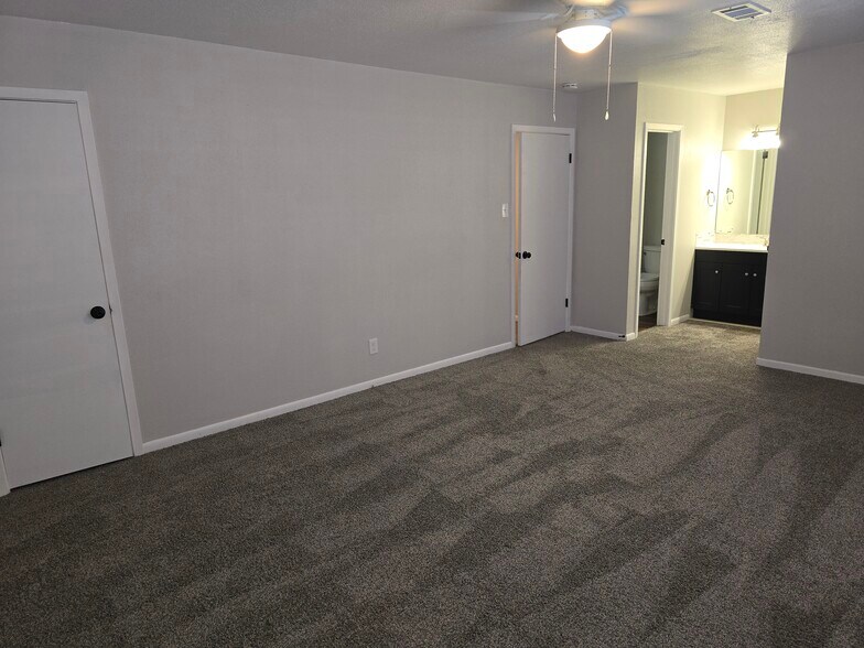 3rd bedroom - 465 Longmeadow St