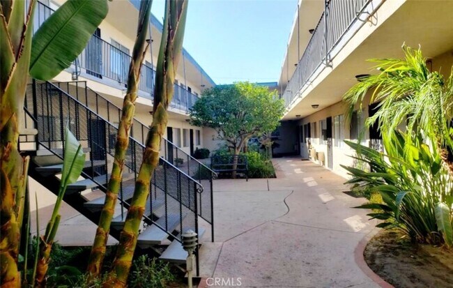 Building Photo - 8371 Northgate Ave