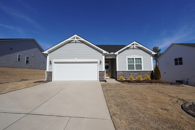 Building Photo - MOVE IN DATE MUST BE SCHEDULED 14 DAYS FROM PAYING SECURITY DEPOSIT.