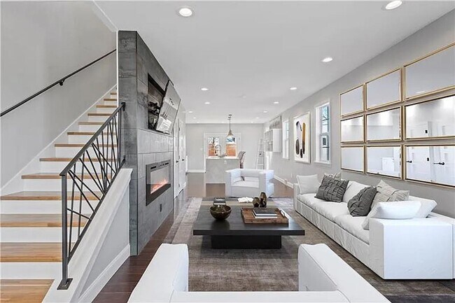 Building Photo - Bright 3-Bedroom Home in Mount Washington,...
